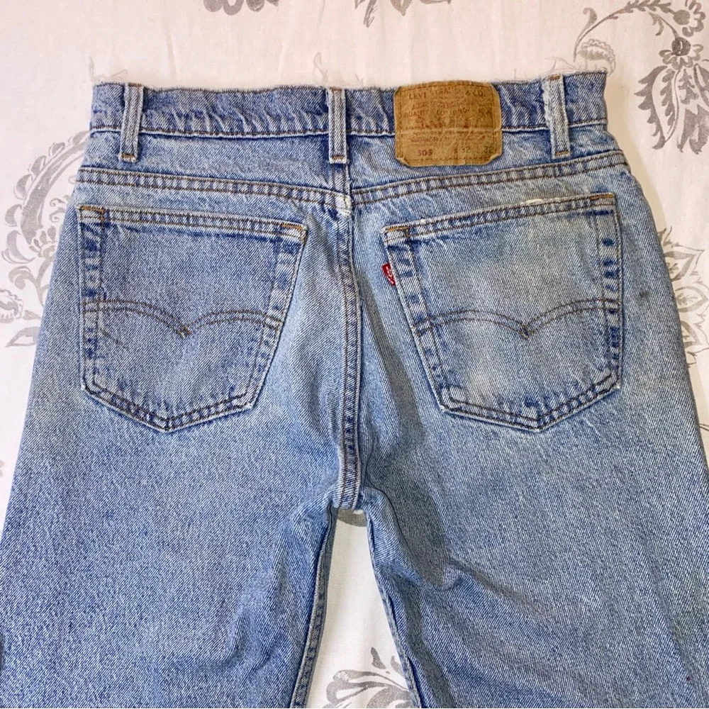 Vintage Levis 505 Made in USA Light Wash Denim Jeans 32